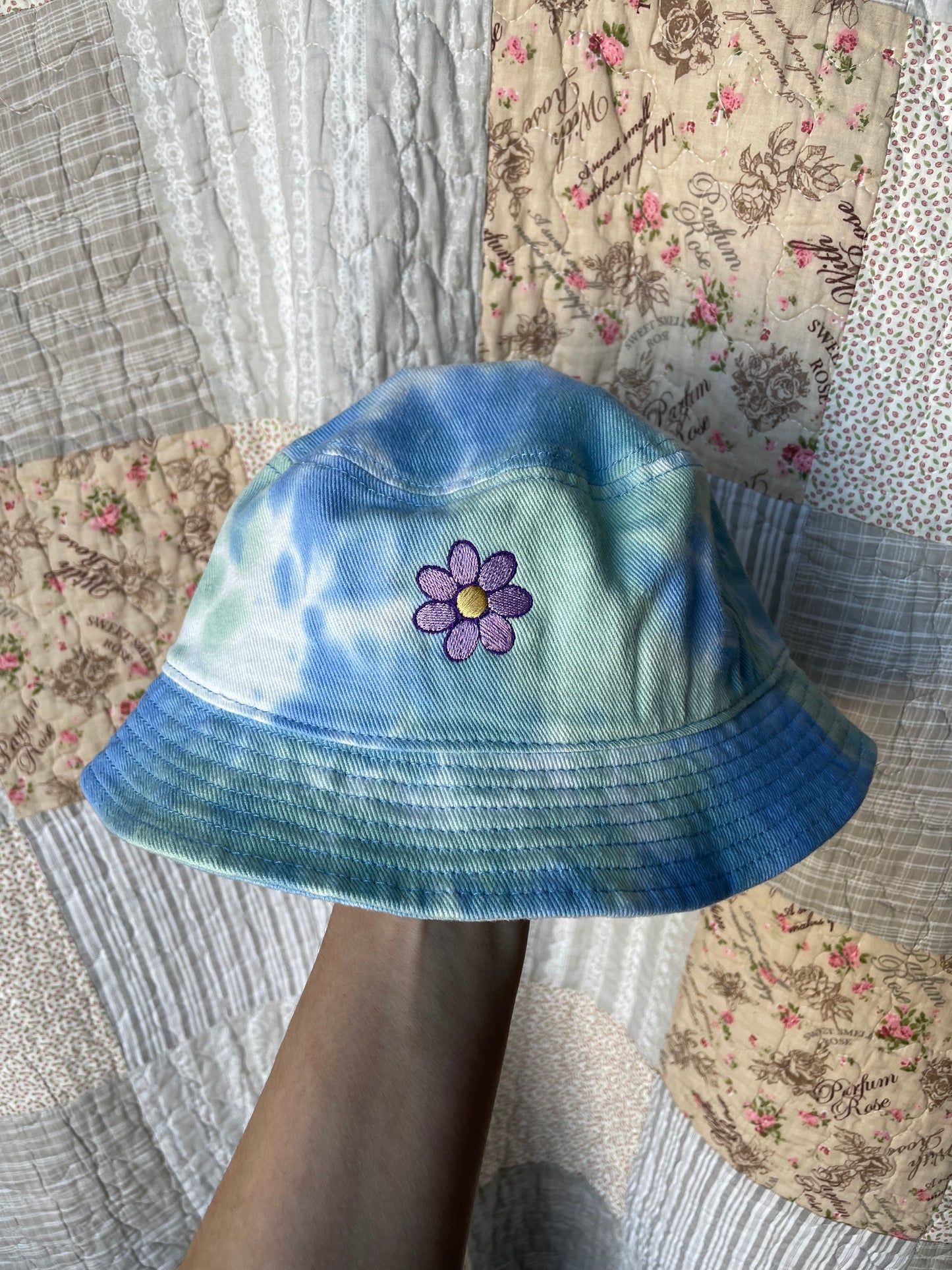 Sky tie-dye bucket hat (Strawberry & Flower)